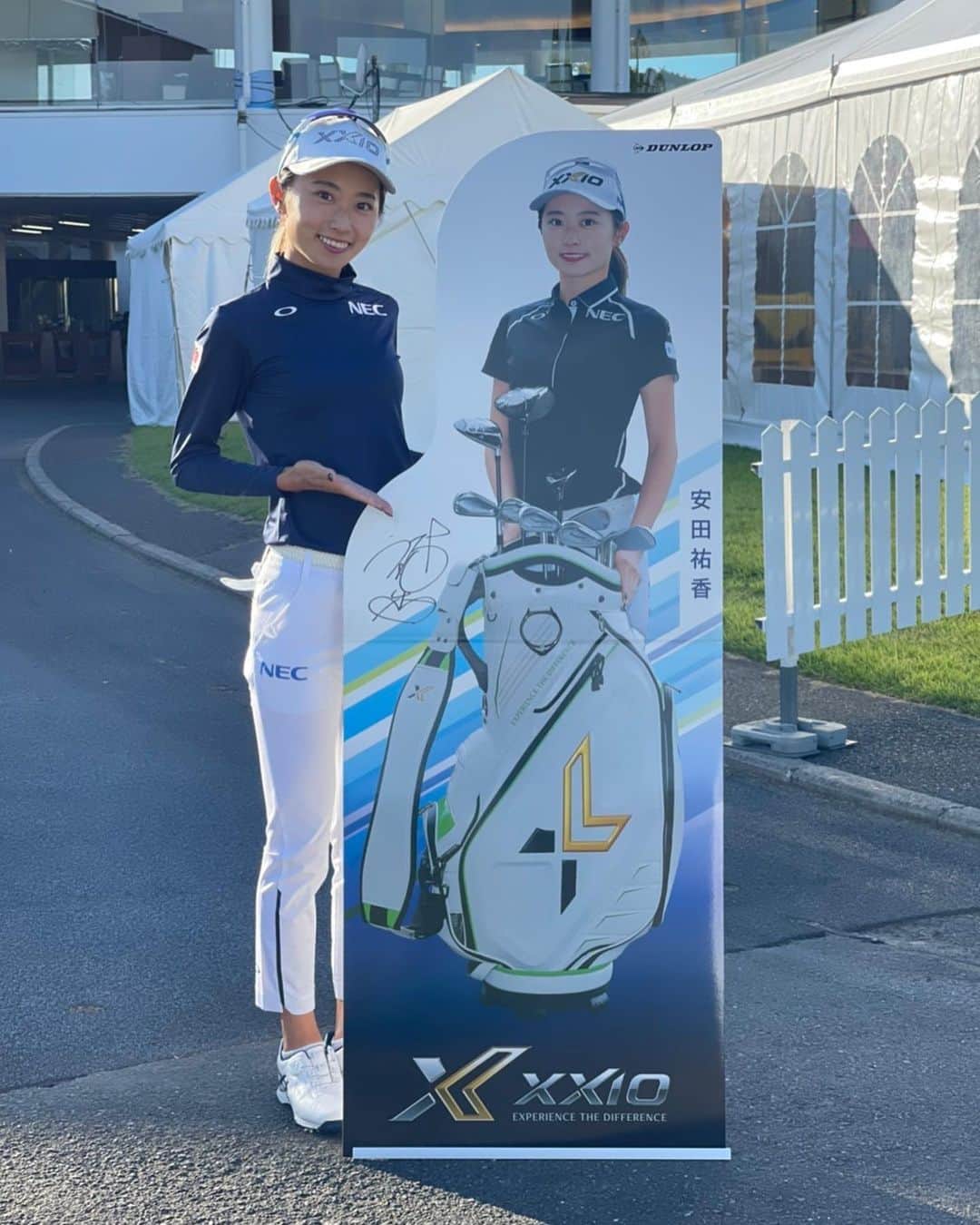 のインスタグラム：「明日からミヤギテレビ杯ダンロップ女子オープンです！ダンロップ契約プロとして頑張ります💪  会場内の商品展示ブースにある等身大パネルにサインをさせて頂きました🖊  ぜひブースにお立ち寄りください😸✨✨  @dunlopgolf_official  #ミヤギテレビ杯ダンロップ女子オープン #dunlop #XXIO #ゼクシオ #SRXON #スリクソン」
