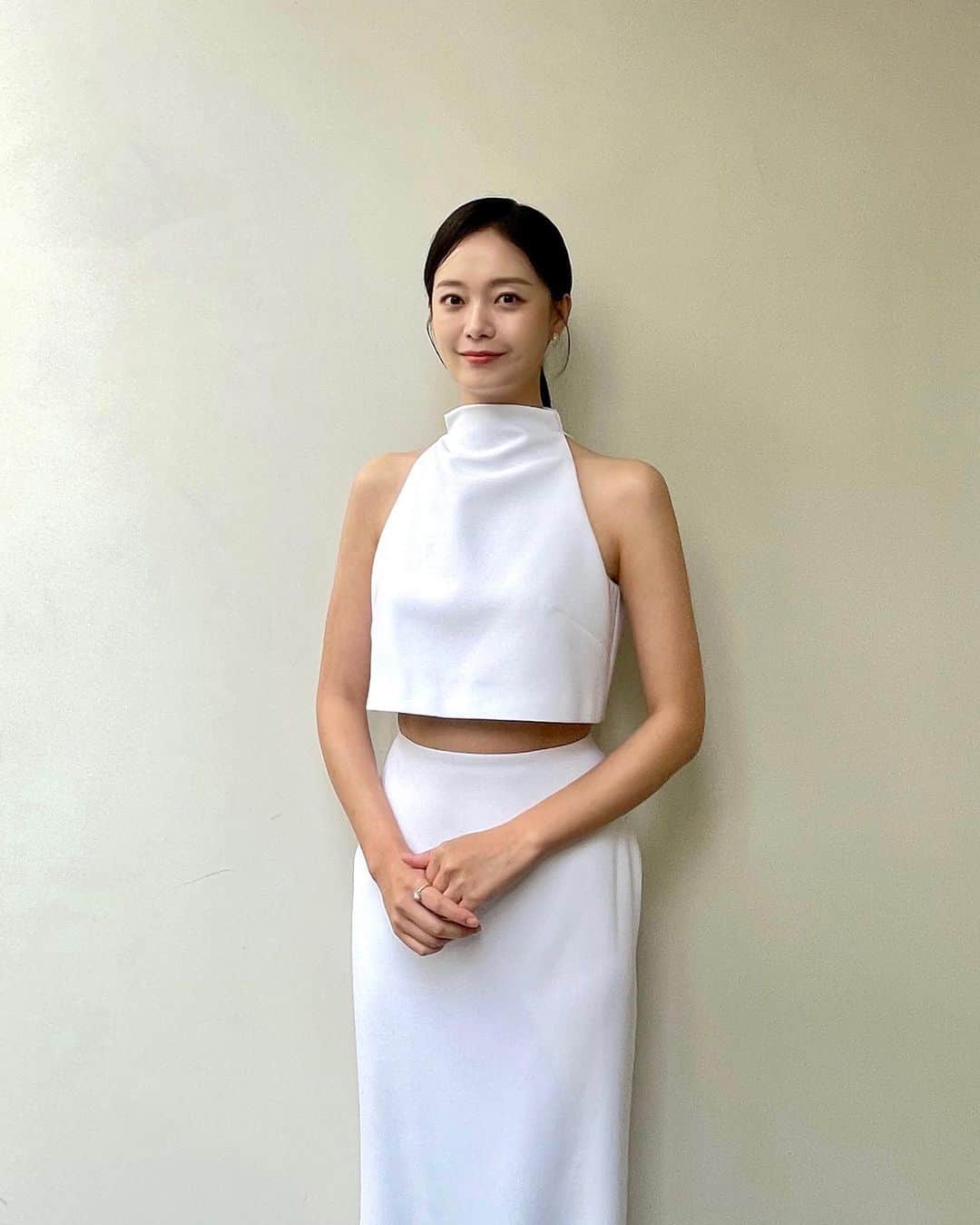 チョン・ソミンのインスタグラム：「🦢 오랜만에 드레스 업🕊」