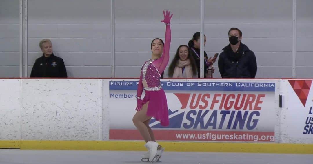 ブルックリー・ハンのインスタグラム：「⛸As much as I loved being an athlete myself, I think I almost like being on this side of the boards even more. ⛸」