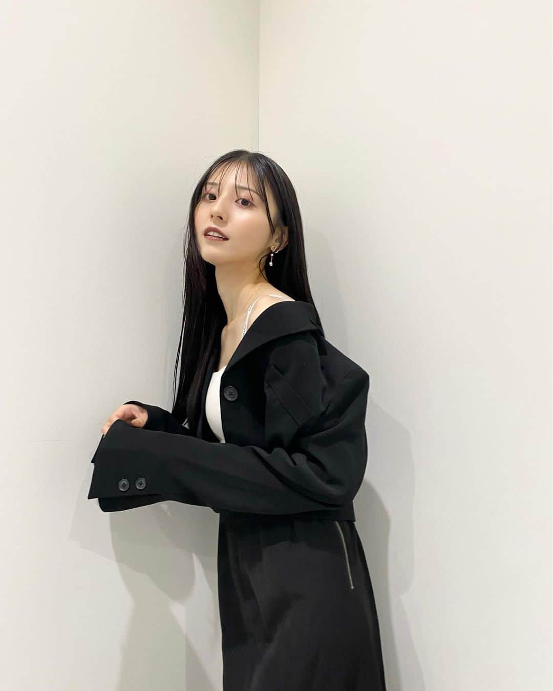 吉井美優のインスタグラム：「. 肌寒くなってきたね 🌬💧  武道館前にエクステ付け替えと トリートメント 有難う御座いました 🕶✨ @tlonysta_hori」