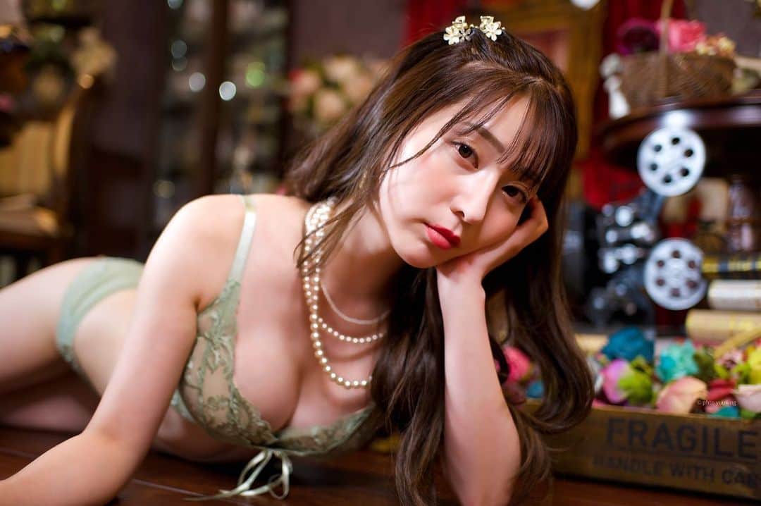 堀尾実咲のインスタグラム：「4部のランジェリーは @aimerfeel_official のものだよ💚  Tバックもフルバックも 両方ありました☺️  #aimerfeel #ランジェリー」