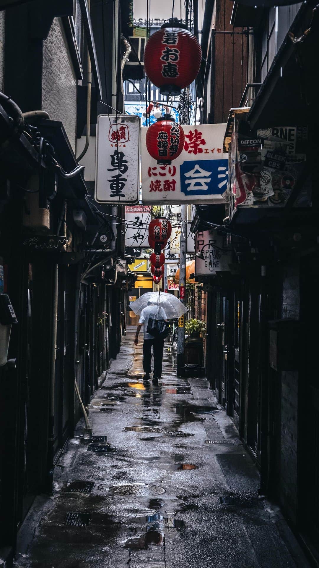 R̸K̸のインスタグラム：「Rainy day in Shibuya Inspired by my friend @gagjinbeom  ・ @sonyxperia #XperiaPROI #sonyxperia #ShotOnXperia #TakenwithXperia #reels #instagramreels」