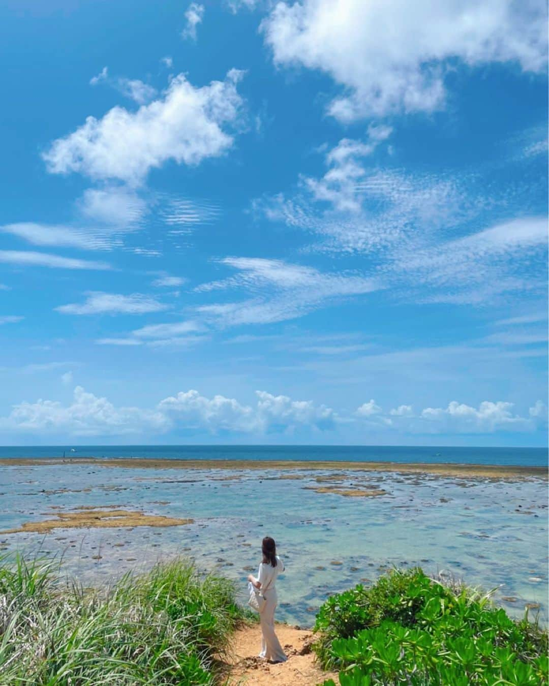 近野成美さんのインスタグラム写真 - (近野成美Instagram)「皆さんお久しぶりです^ ^ 遅くなりましたが18日に誕生日を迎えて34歳になりました😊お祝いのコメントもありがとうございます💐  この1年は仕事ややらなくてはいけない事がとても多く日々こなしていくのに必死で、時間の流れが長く感じる年でした。 それだけ色んな事ができた良い年だったんだと思います☺️  今年は少しゆとりを持てると思いますので、また新たな事も学びながら進んで行けたらと思います✨  引き続きどうぞ宜しくお願い致します🧸  #ありがとう #これからも宜しくお願いします  #沖縄 #beach51 #海」9月22日 21時16分 - konnsaaan