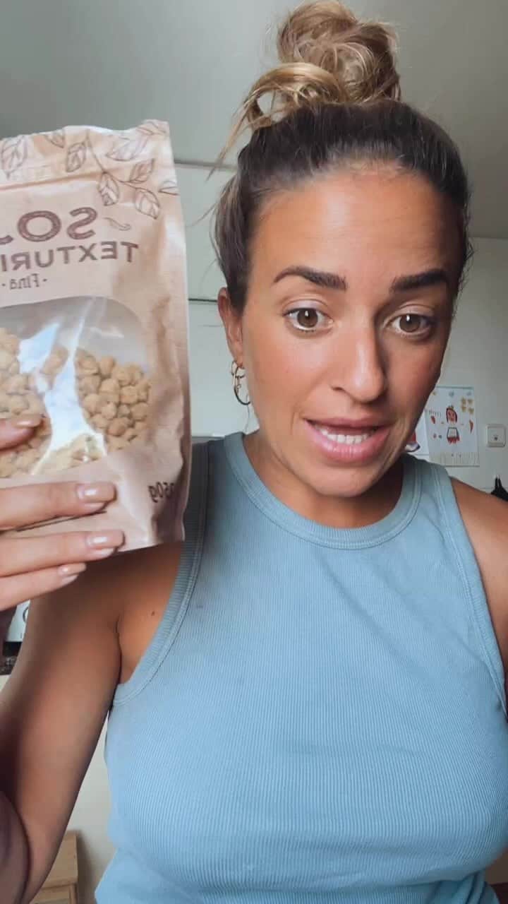 ジェマ・マリンのインスタグラム：「Cocino con vosotras 😂👩‍🍳」