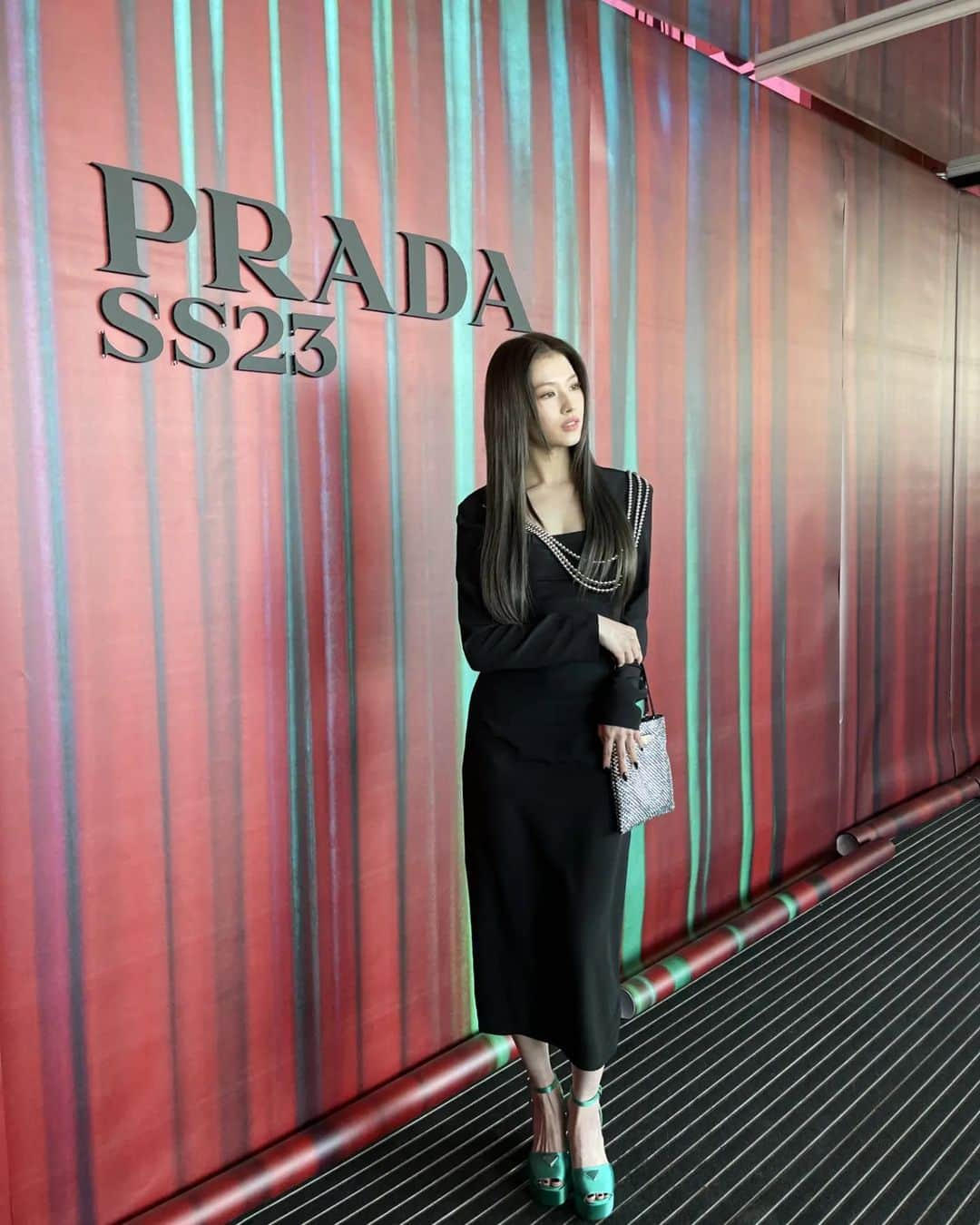 サナさんのインスタグラム写真 - (サナInstagram)「PRADA with SANA #PRADAxSANA  #SanaMFW #PradaSS23  ーーーーーーーーーー Follow > @sana.twice.kr < . @m.by__sana @twicetagram #TWICE#트와이스#ONCE#Sana#사나 #Nayeon#나연#Jeongyeon#정연#Momo#모모#Jihyo#지효#Mina#미나#Dahyun#다현#Chaeyoung#채영#Tzuyu#쯔위」9月22日 21時37分 - sana.twice.kr