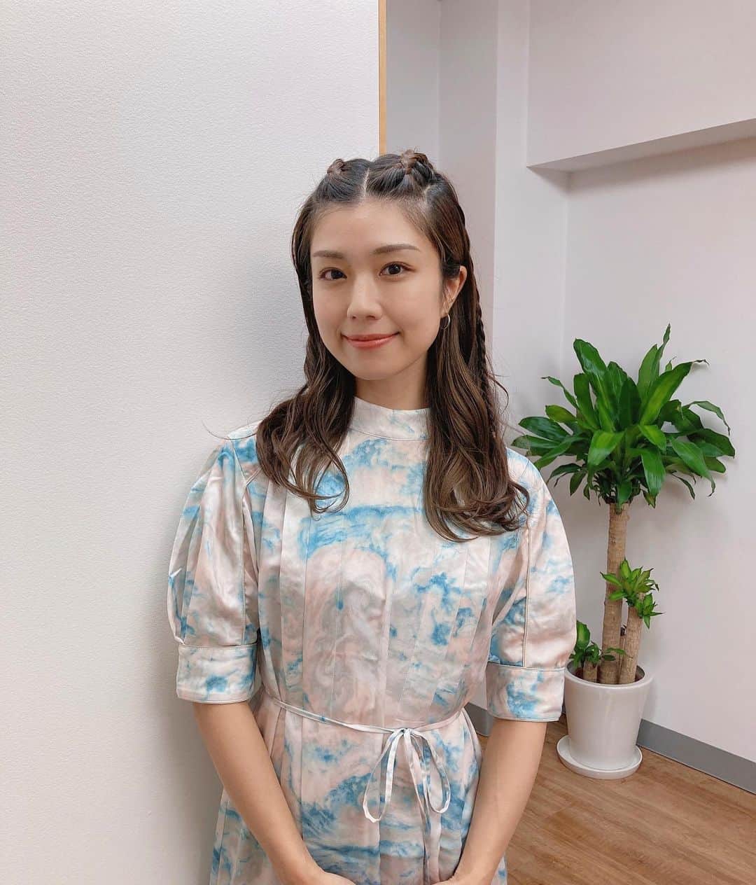 藤木由貴さんのインスタグラム写真 - (藤木由貴Instagram)「ついにオークション始まりました🎉✨ 3日間楽しんで下さい！！ また23日のインスタライブで。 今日もありがとうございました！ ヘアメイクはリクエストでやって頂きました❤️‍🔥👏 .  4th写真集『 La vita è bella あなたとわたし 』 オークション開催中〜✨ 開催期間は21日 22:00〜 23日 22:00まで。 . #4th写真集 #bella写真集  #新婚生活 #藤木由貴 #grazie」10月22日 1時18分 - yuki.grm