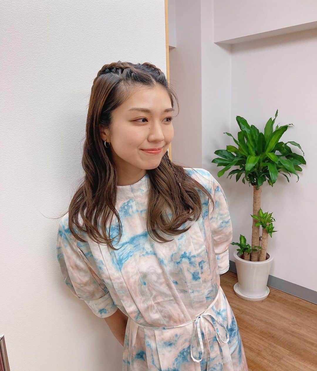 藤木由貴さんのインスタグラム写真 - (藤木由貴Instagram)「ついにオークション始まりました🎉✨ 3日間楽しんで下さい！！ また23日のインスタライブで。 今日もありがとうございました！ ヘアメイクはリクエストでやって頂きました❤️‍🔥👏 .  4th写真集『 La vita è bella あなたとわたし 』 オークション開催中〜✨ 開催期間は21日 22:00〜 23日 22:00まで。 . #4th写真集 #bella写真集  #新婚生活 #藤木由貴 #grazie」10月22日 1時18分 - yuki.grm