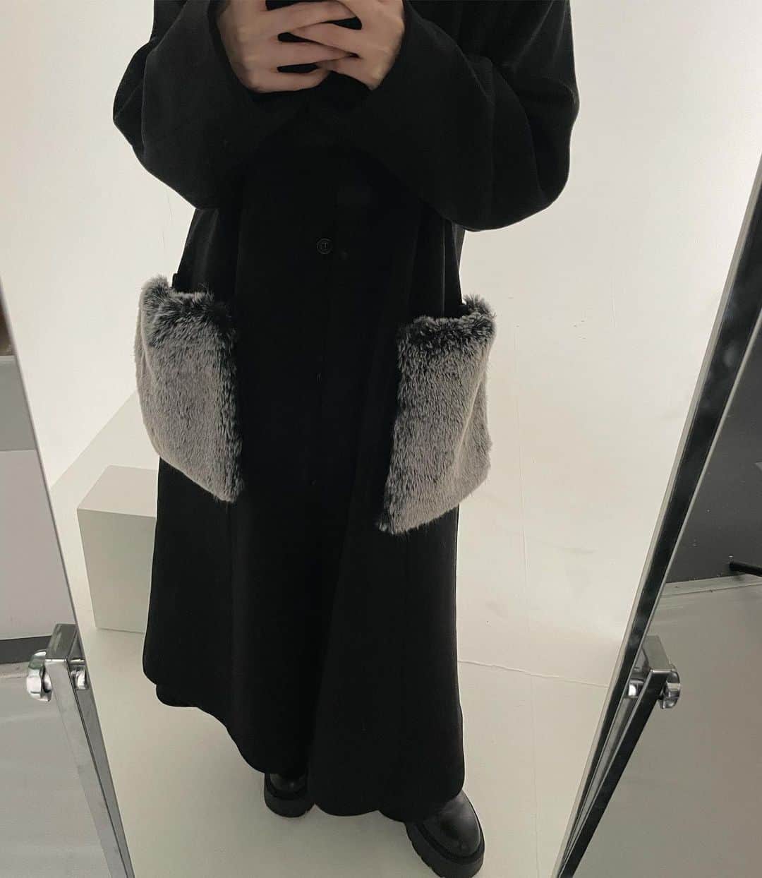 のインスタグラム：「Outer Collection✨ ちらり🖤 @leannofficial」