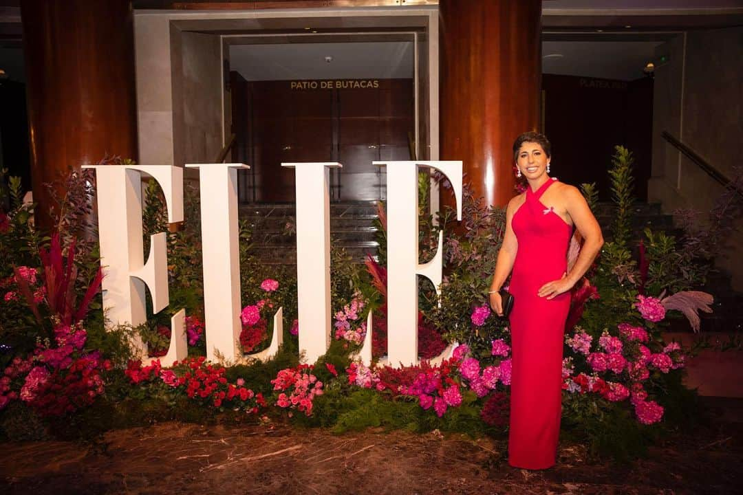 カルラ・スアレス・ナバロのインスタグラム：「Muchas gracias @elle_spain por contar conmigo y dejarme vivir una noche preciosa. #ElleCancerBall   Estilista : @joseherrerastylist  👗 : @tot_hom  👠 : @magritshoes  💄 : @almudenagarbel」