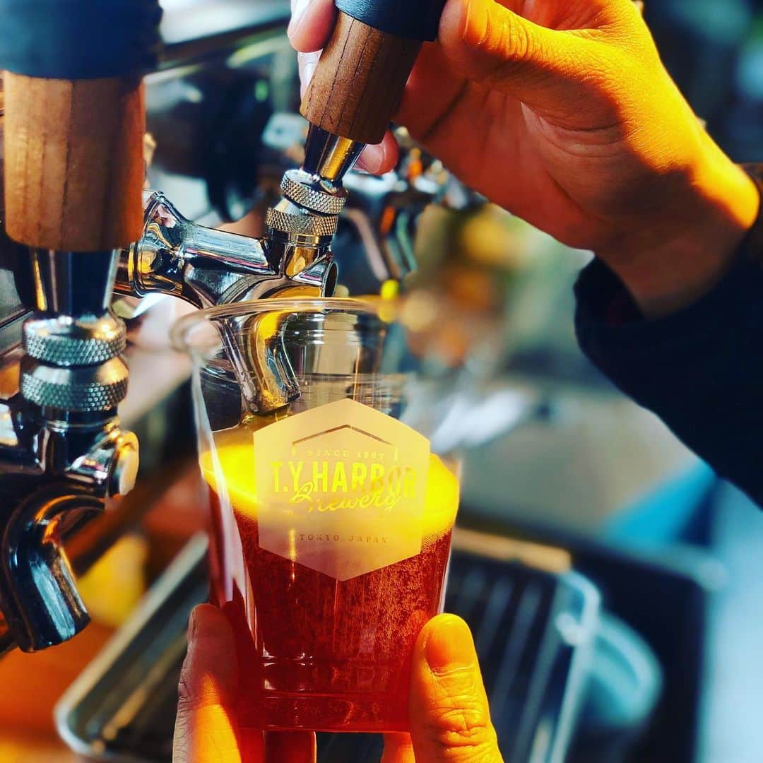 EL★CAMIONのインスタグラム：「. 今週末はお台場に🚛🍺出動！  キャンプギア、アウトドアファッション、美味しいソト飯、SUV車などが一堂に集まる、ファミリーでもカップルでも楽しめる、アウトドアマーケット。  天気も良さそうなので、是非いらしてください！！  TOKYO OUTDOOR MARKET2022  2022年10月22日（土））〜23日（日） 10時〜17時 東京江東区青海臨時駐車場P区画  #elcamion #beertruck #tyharborbrewery #craftbeer #brewery #instabeer #beerstagram #beerporn #beergeek #beerlover #madeintokyo #tysonsandcompany #エルカミオン #ティーワイハーバーブルワリー #クラフトビール #ブルワリー #インスタビール #ビアスタグラム #クラフトビア  #ビアラバー #天王洲アイル #メイドイントウキョウ #タイソンズアンドカンパニー」