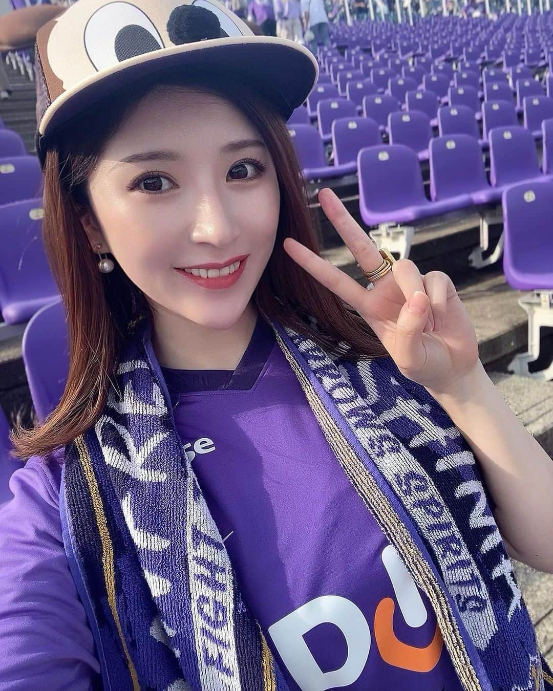 のインスタグラム：「. . 今年のサンフレ観戦🐻💜  5/3 第11節　vsレイソル 5/7 第12節　vs鹿島 7/6 第20節  vsマリノス  #サンフレッチェ広島  #エディオンスタジアム #日産スタジアム」