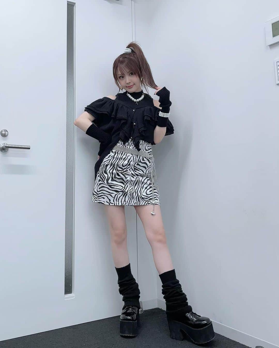 田中れいなさんのインスタグラム写真 - (田中れいなInstagram)「. 今日の衣装のテーマはね うーん😌💭 【しまうまガール】🦓で！笑 ...