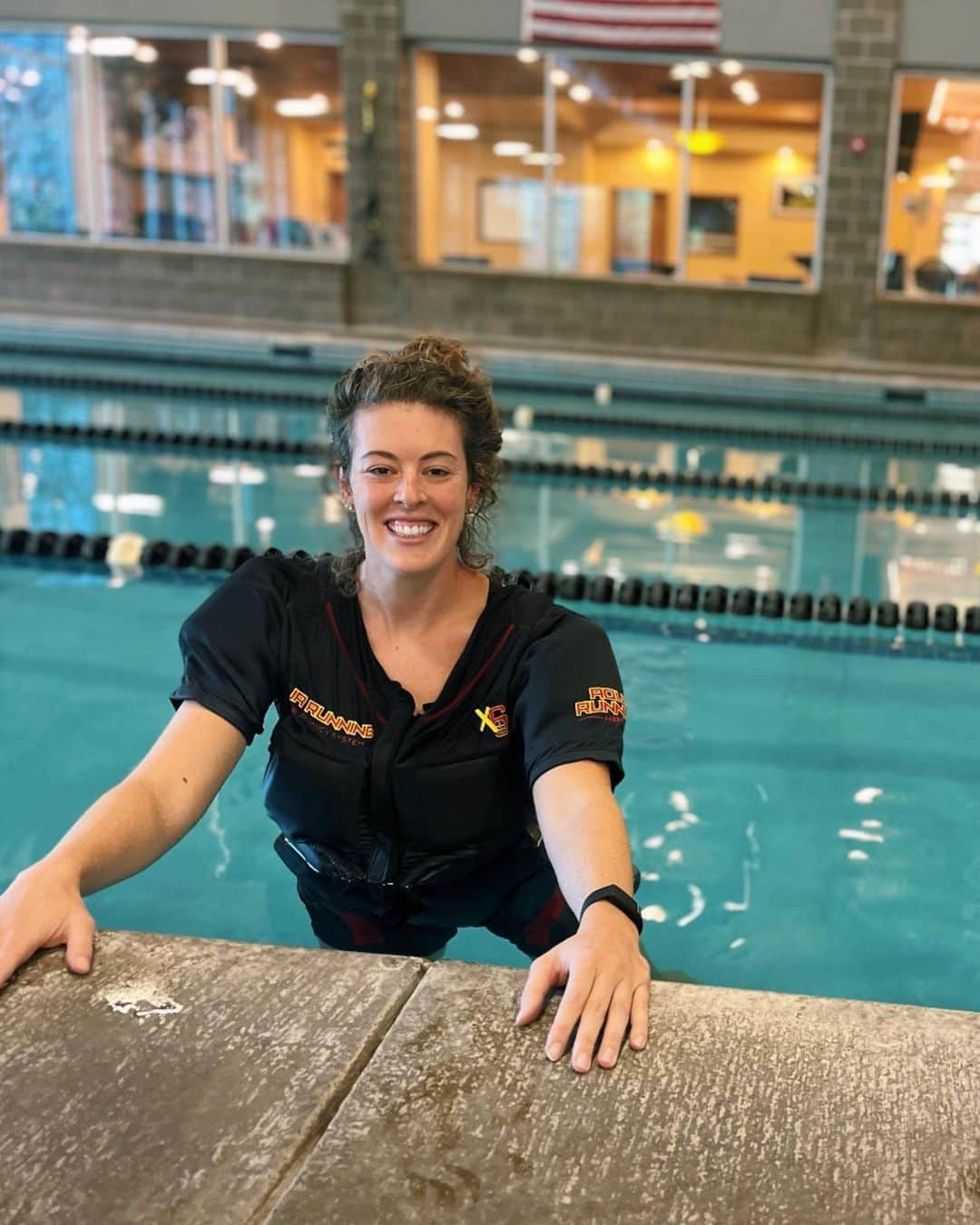 アリソン・シュミットのインスタグラム：「It’s okay to be a beginner again ☀️🏊‍♀️💦   #aquatherapy #allsmiles #hiprehab #floaties  Ps this floating suit would have been perfect for practice 😁 #iykyk」