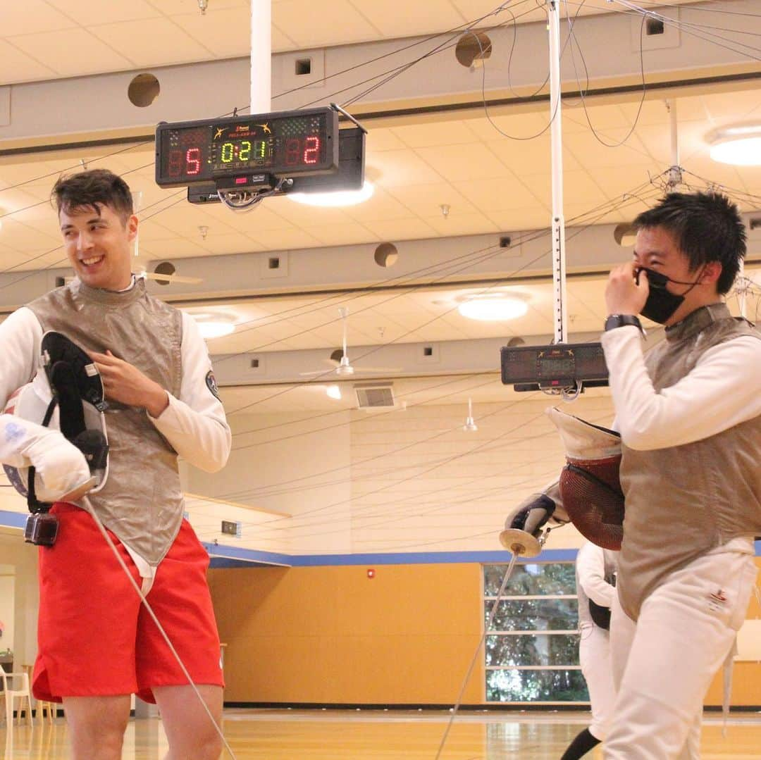 アレクサンダー・マシアラスさんのインスタグラム写真 - (アレクサンダー・マシアラスInstagram)「LA, we’re coming for you! Excited to bring the next stop in the Massialas Fencing Tour, powered by @officialpandaexpress, to Los Angeles, CA!  It’s been such a blast to work with kids all across the country and I’m thrilled for the last stops of the year.  Sign up on my website (🔗 in bio)!」10月22日 0時41分 - amassialas