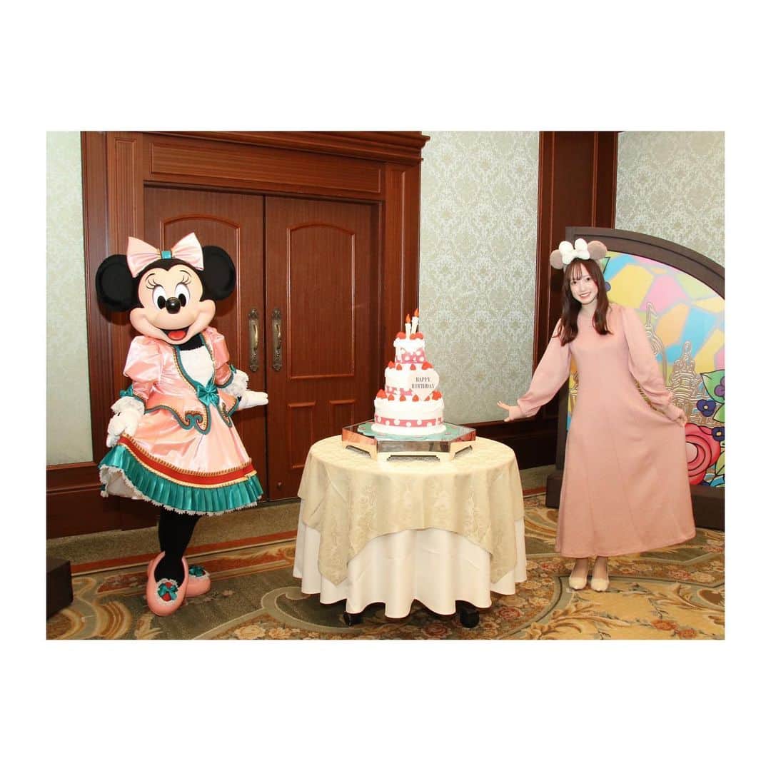 石井奏美のインスタグラム：「女子会の名前は自分達で決めることができたので  🎀Nobody can beat minnie🎀  ミニーしか勝たん！となりました💓  #disney#disneyland#disneylandhotel#minnie#ディズニー#ディズニーランド#ディズニーランドホテル#ミニー#セレブレーションダイニング」