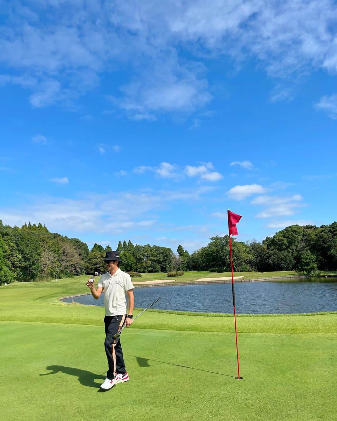 斉藤祥太のインスタグラム：「ゴルフ熱高めです🏌️‍♂️  最近ぼちぼちやってます😎  #今週末は #ゴルフと思いきや #久しぶりの #鈴鹿 #🔥 #golf#ゴルフ #斉藤祥太」