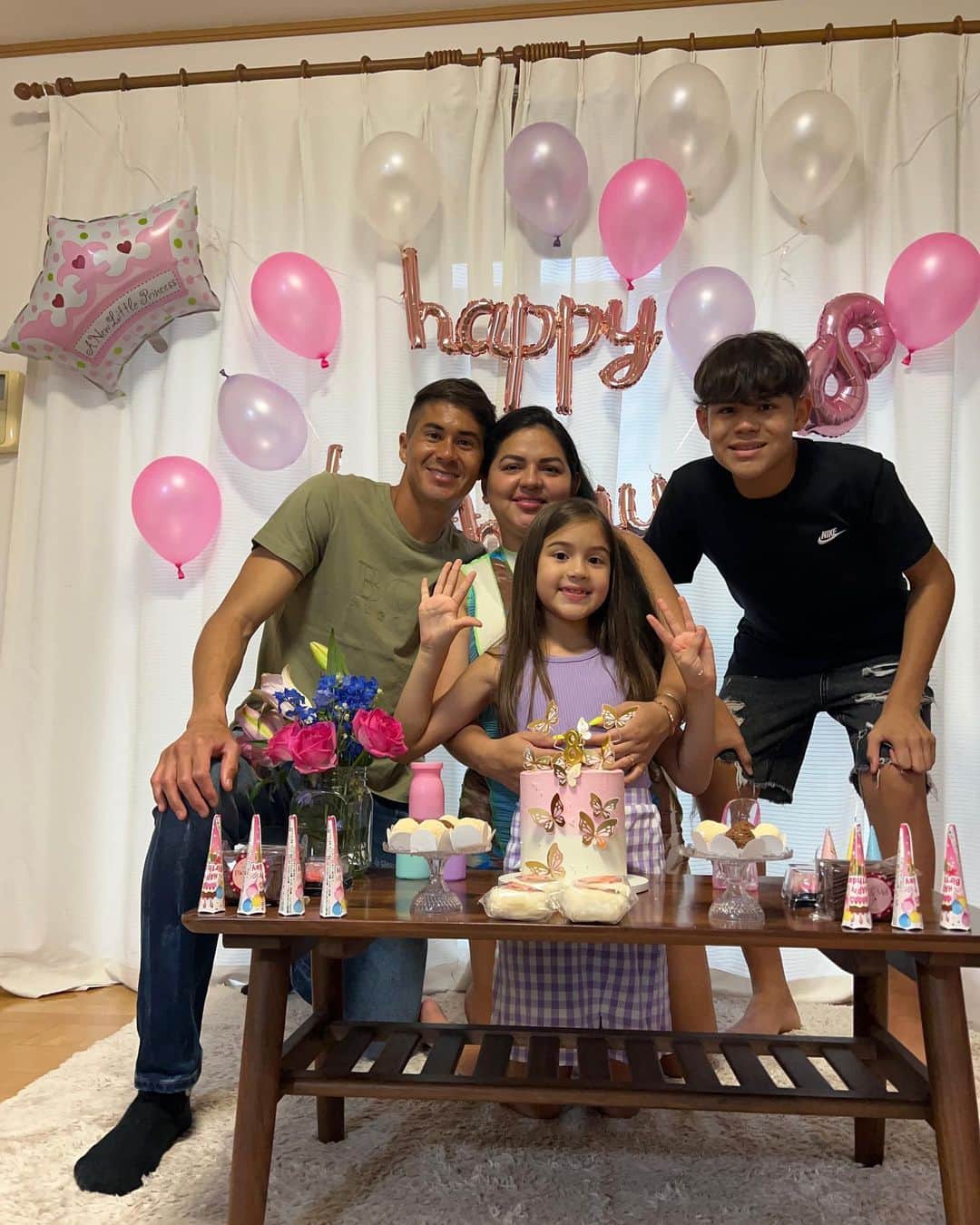 エウシーニョのインスタグラム：「Hoje é dia de festa, dia de comemorar a vida, de celebrar, de rir, de ser feliz e agradecer por ter uma filha como você, Não importa a idade que você complete. Você será para sempre a minha princesinha. Que você nunca se esqueça do quanto te amo, do quanto você é especial e faz bem a todos que lhe rodeiam. Feliz aniversário, filha.」