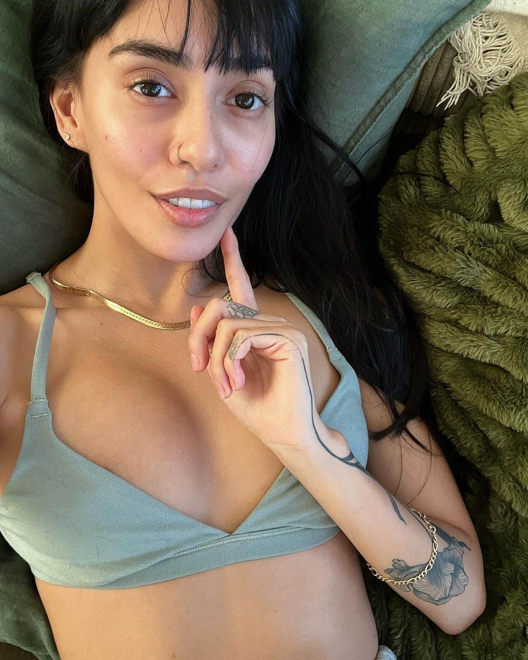 Janice Griffithさんのインスタグラム写真 - (Janice GriffithInstagram)「no filter no makeup blah blah sorry im bad at posting swipe for ham」10月17日 23時22分 - rejaniced