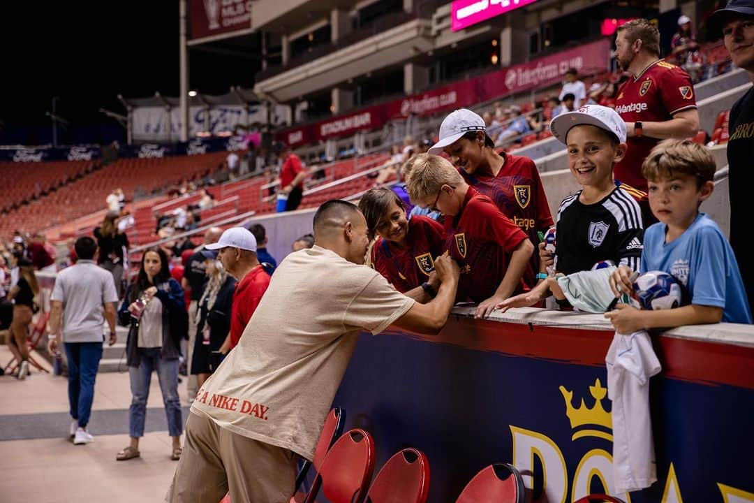 ボビー・ウッドさんのインスタグラム写真 - (ボビー・ウッドInstagram)「Big shout out to our fans for having our backs all year through the ups and downs 🙏🏽 @realsaltlake ❤️」10月18日 6時12分 - bwoody22