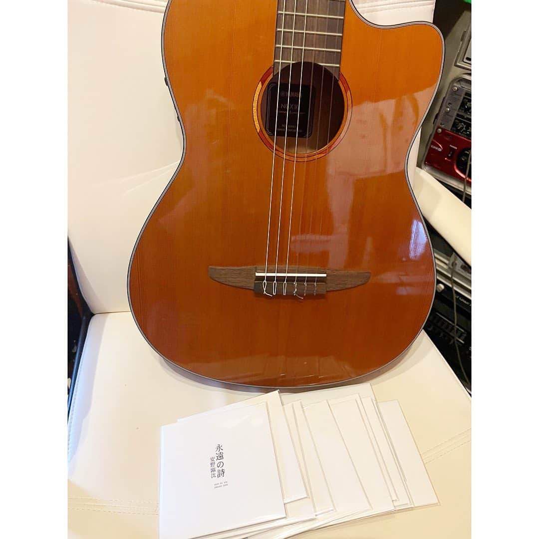 安野勇太のインスタグラム：「本日！町田CLASSIX！ギターも持ったし音源も持った！💿新しい物販もある。辛ラーメンも食べたっ🔥よし！ と言うわけで皆さん是非とも遊びに来てくださいねー！乾杯しましょう！よろしくお願いします！ #安野幽汰」