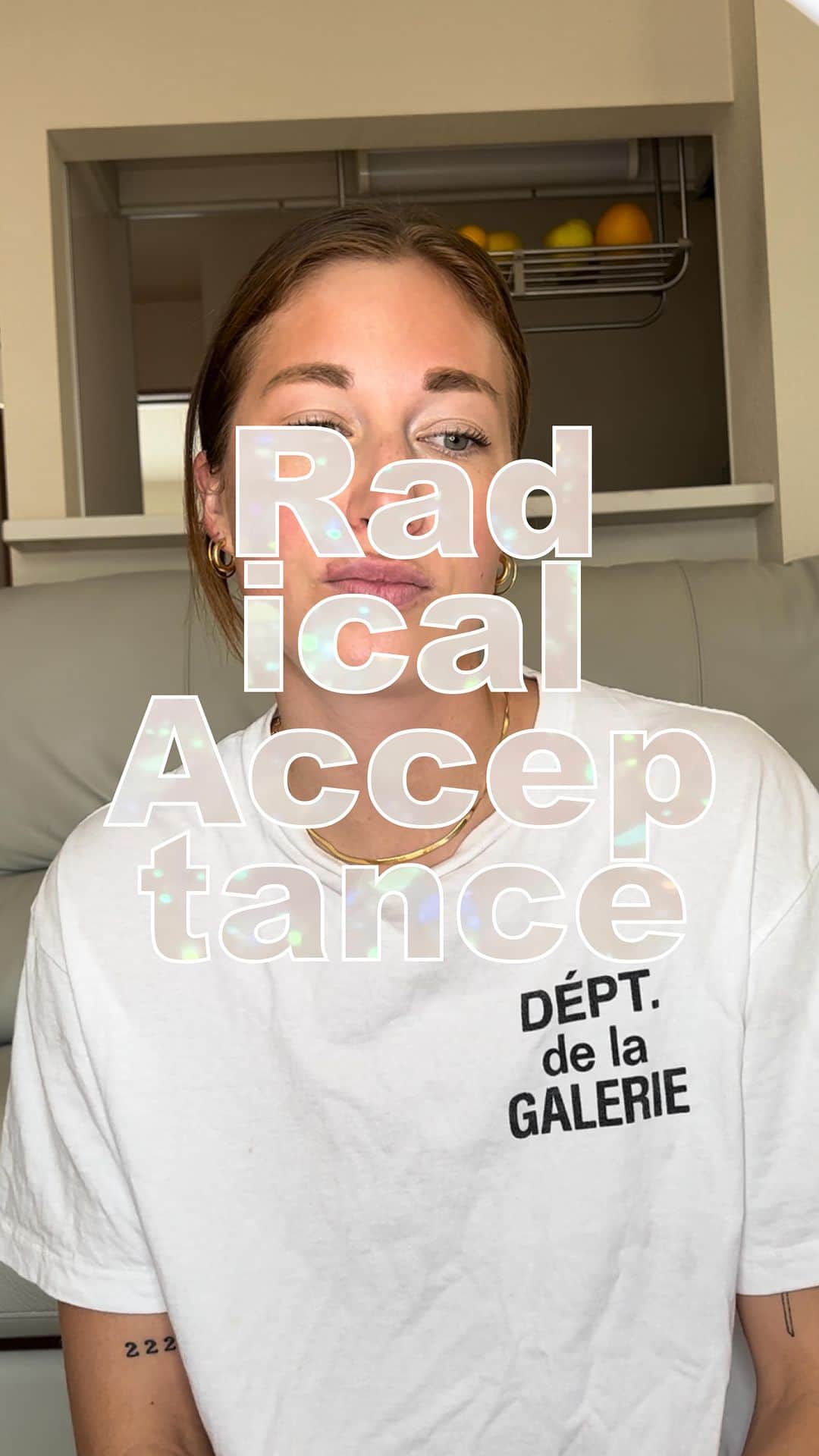 カースタ・ロウのインスタグラム：「World Mental Health Day (Week)!!!! Mental health is hard. Full stop. Practicing radical acceptance has allowed me more space and self-compassion in my journey with mental illness. Hope you can do the same ☺️」