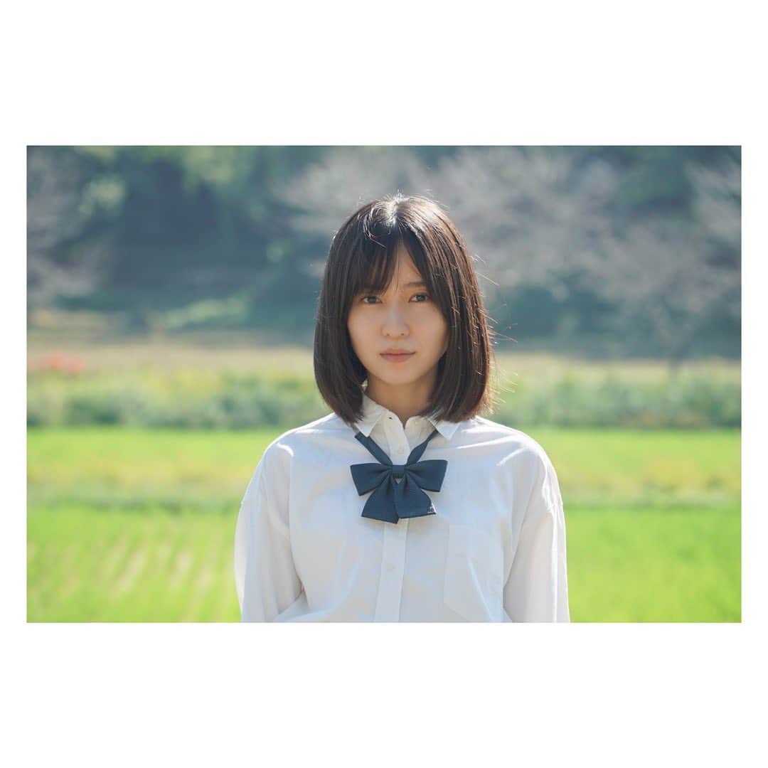 のインスタグラム：「⁡ 短編映画「可愛い子は旅をする」 ⁡ @kawaiiko.movie.official  木村美月役で出演させて頂くことになりました。 ⁡ ⁡ ーーーーーーーーーーーーーーーーーーーーーーーー ⁡ ヤングケアラーとは ⁡ 病気や障害のある家族・親族の介護・面倒に忙殺され、 本来受けるべき教育を受けられなかったり、 ⁡ 同世代との人間関係を満足に構築出来なかった子どもたちのこと。 ⁡ 大人が担うようなケア責任を引き受け、 家族の世話全般を行っている ⁡ 18歳未満の子どもを指す。 ⁡ ーーーーーーーーーーーーーーーーーーーーーーーー ⁡ ⁡ 自身が当事者だという自覚がない子供達も 沢山いること ⁡ 「家族だから」「良い子」「偉い」 ⁡ と言う言葉で片付けられてしまっている 問題もあること ⁡ ⁡ 映画の中で美月を取り巻く大人たちのように 私もなにか出来ればなと思いながら 携わらせていただいてます‼︎ ⁡ ⁡ ＃可愛い子は旅をする　 只今クラウドファンディングを実施しております。 1人でも多くの方に ヤングケアラーの存在について 知って頂けたら嬉しいです。 ⁡ ご支援•ご声援の程よろしくお願い致します。 ⁡  ⁡ ⁡  ⁡ #映画 #短編映画 #デジタルハリウッド大学 #卒業制作 ⁡ #ヤングケアラー #女子高生  ⁡ #クラウドファンディング #CAMPFIRE」