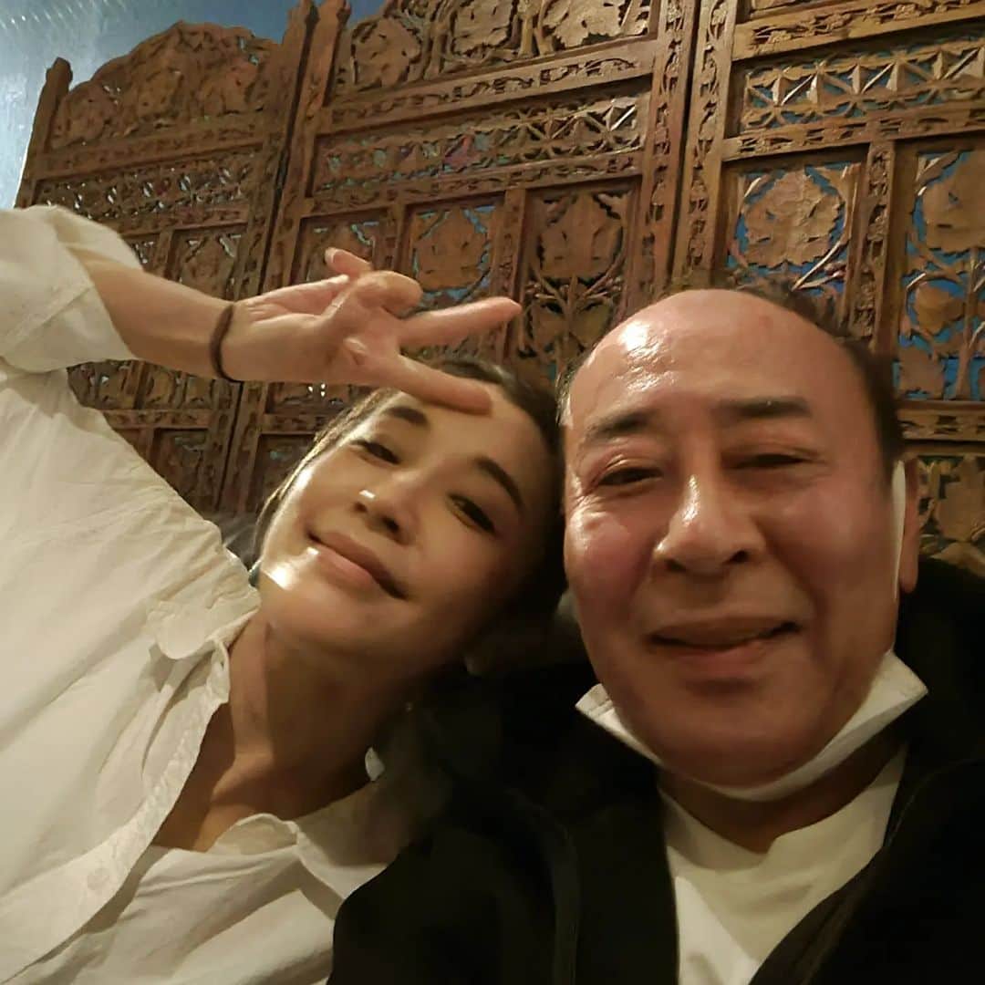 モト冬樹さんのインスタグラム写真 - (モト冬樹Instagram)「舞台で共演している鈴木紗理奈ちゃん めちゃくちゃいいやつなんだよなぁ」10月18日 15時42分 - motomotofuyuki