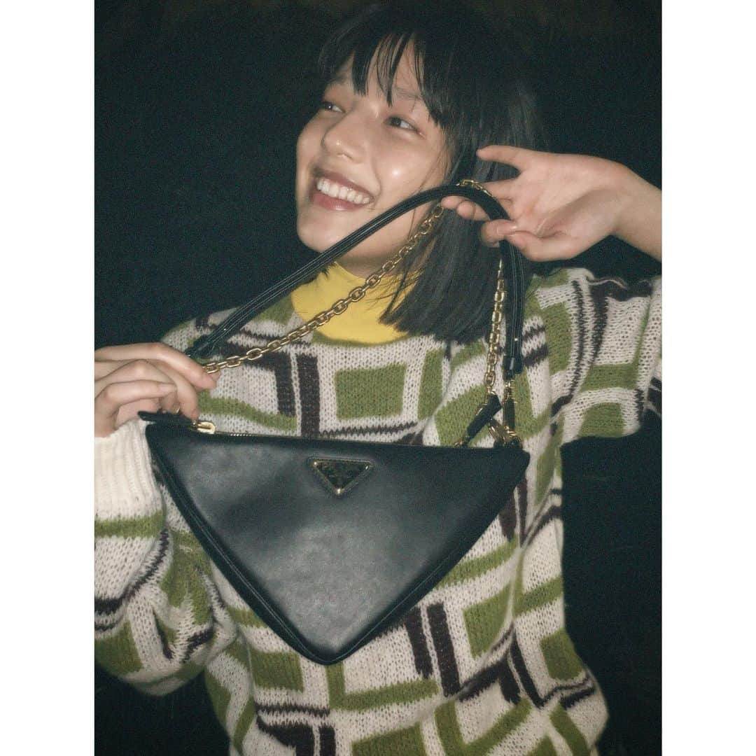 石井杏奈さんのインスタグラム写真 - (石井杏奈Instagram)「秋だ🎃  @prada  #PradaSymbole #PradaTriangle」10月18日 16時54分 - anna_ishii_official