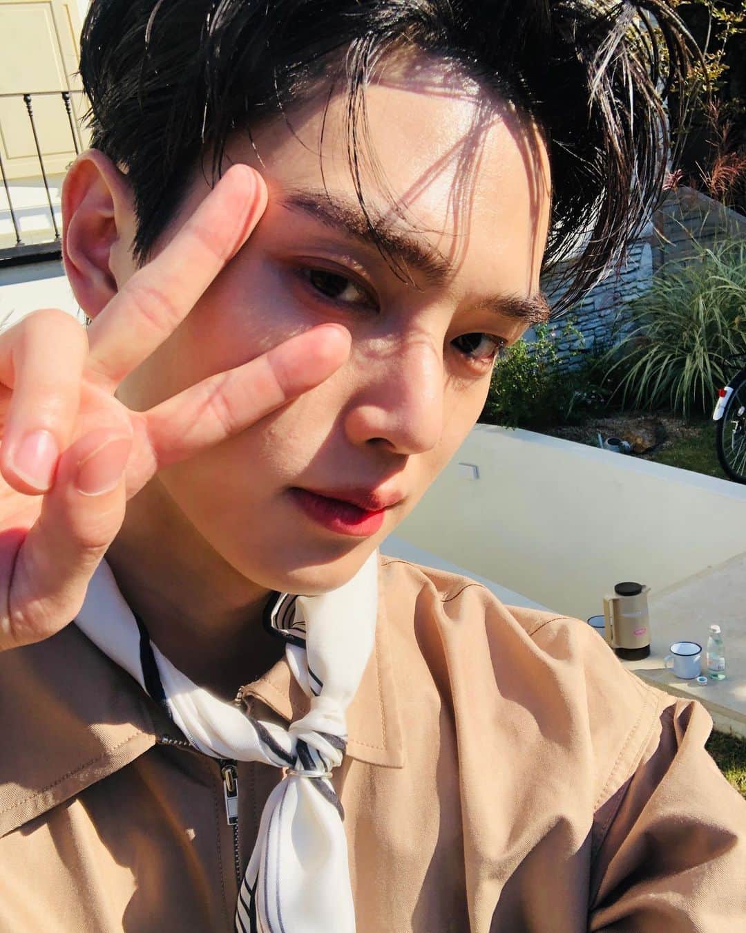 のインスタグラム：「🤓」