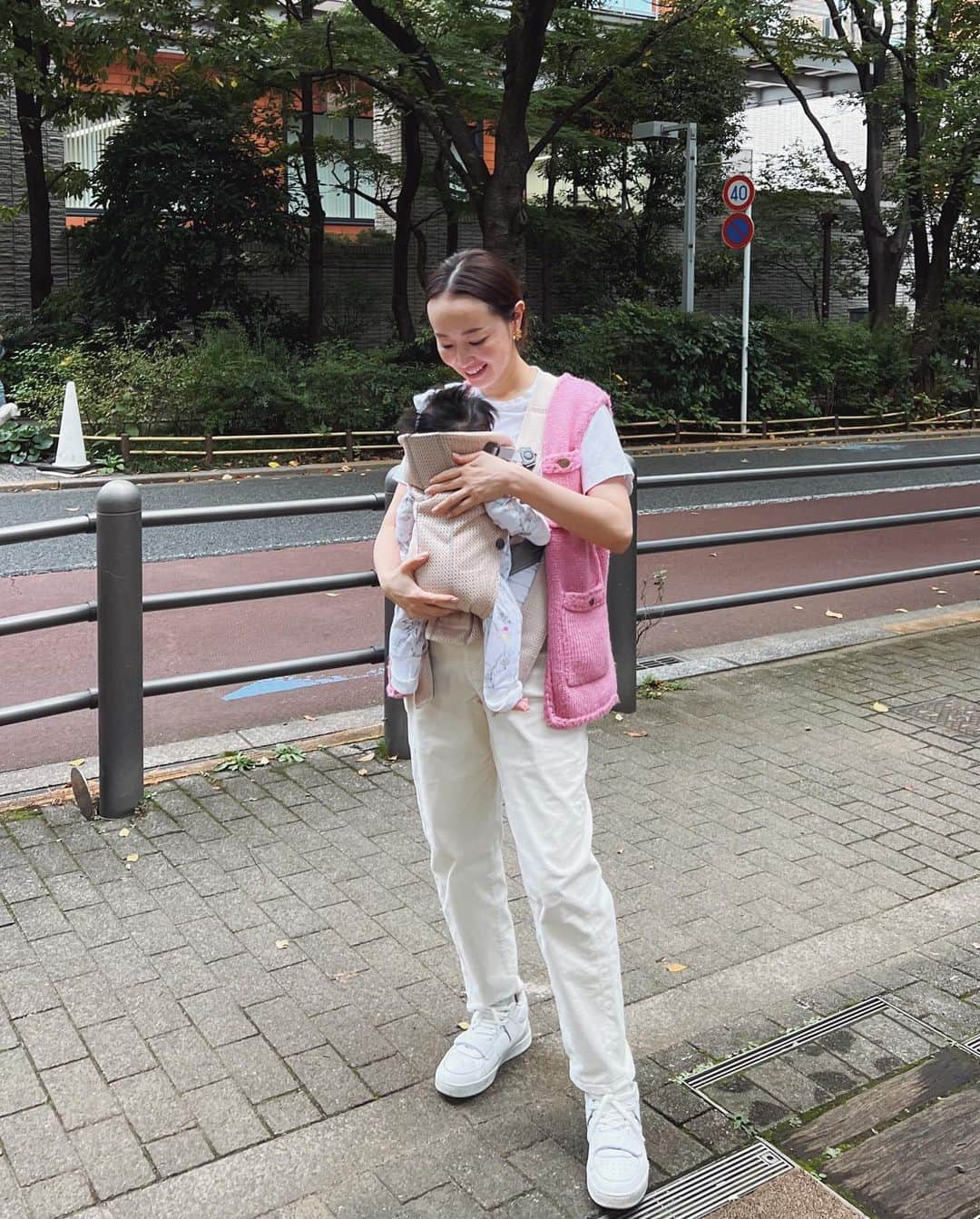 のインスタグラム：「Weekend with my girls💓💓💓  週末はイベントと公園を色々と巡り、いっぱい遊んだ2日間🐰🐵💕💕」