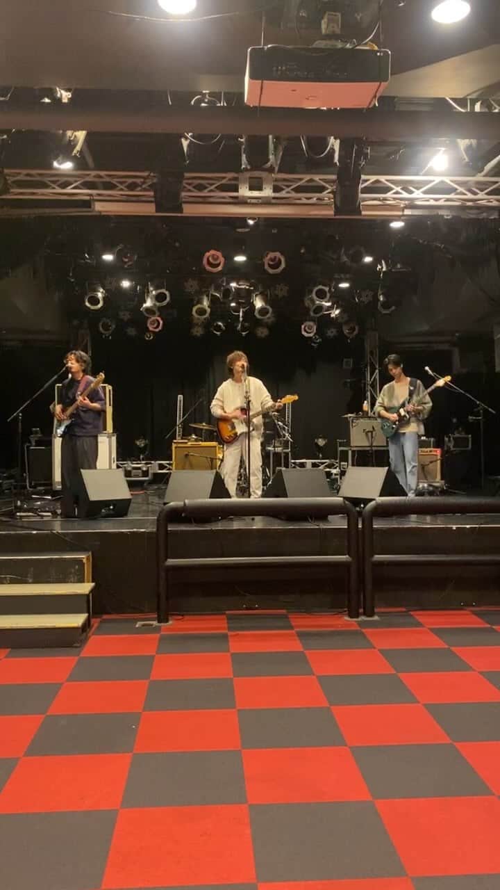 the shes goneのインスタグラム：「ツアー直前緊急インスタライブ」