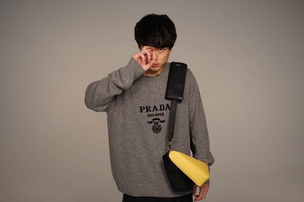 坂口健太郎さんのインスタグラム写真 - (坂口健太郎Instagram)「可愛いPRADA🥰  @Prada #PradaTriangle」10月18日 20時47分 - sakaguchikentaro
