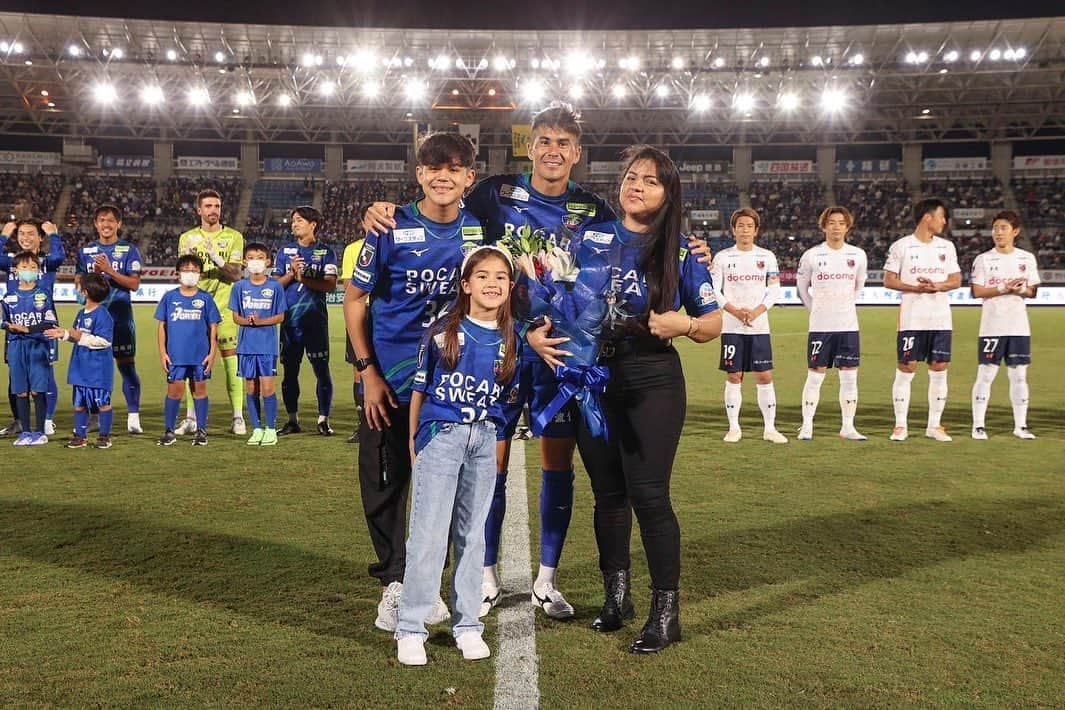 エウシーニョのインスタグラム：「200 jogos J1/J2 League. Obrigado Deus 🙏🏻 🇧🇷⚽️🇯🇵」