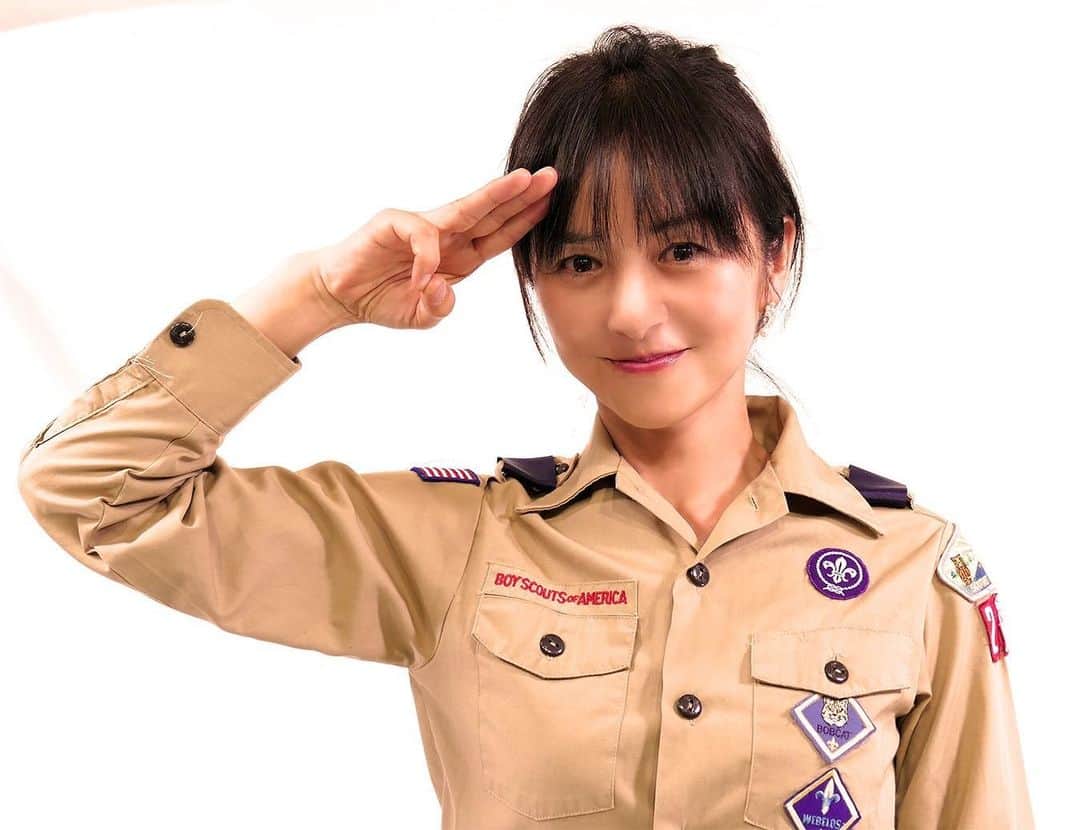 櫻井智のインスタグラム：「Sorry, I should be wearing a Girl Scout uniform...  皆さんお元気ですか✨  明日、10月19日😄19時より YouTube生配信があります🤭 お時間合う方は、是非遊びに来て来て下さいね😊  https://youtu.be/1LLbiWXulRo」