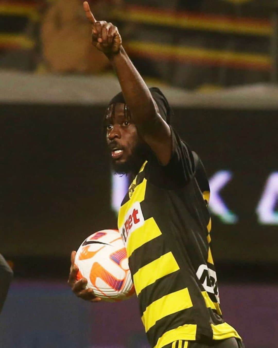 ジェルヴィーニョのインスタグラム：「Keep the faith ☝🏿  #G27 #Football #Greece #ArisFC #Faith」