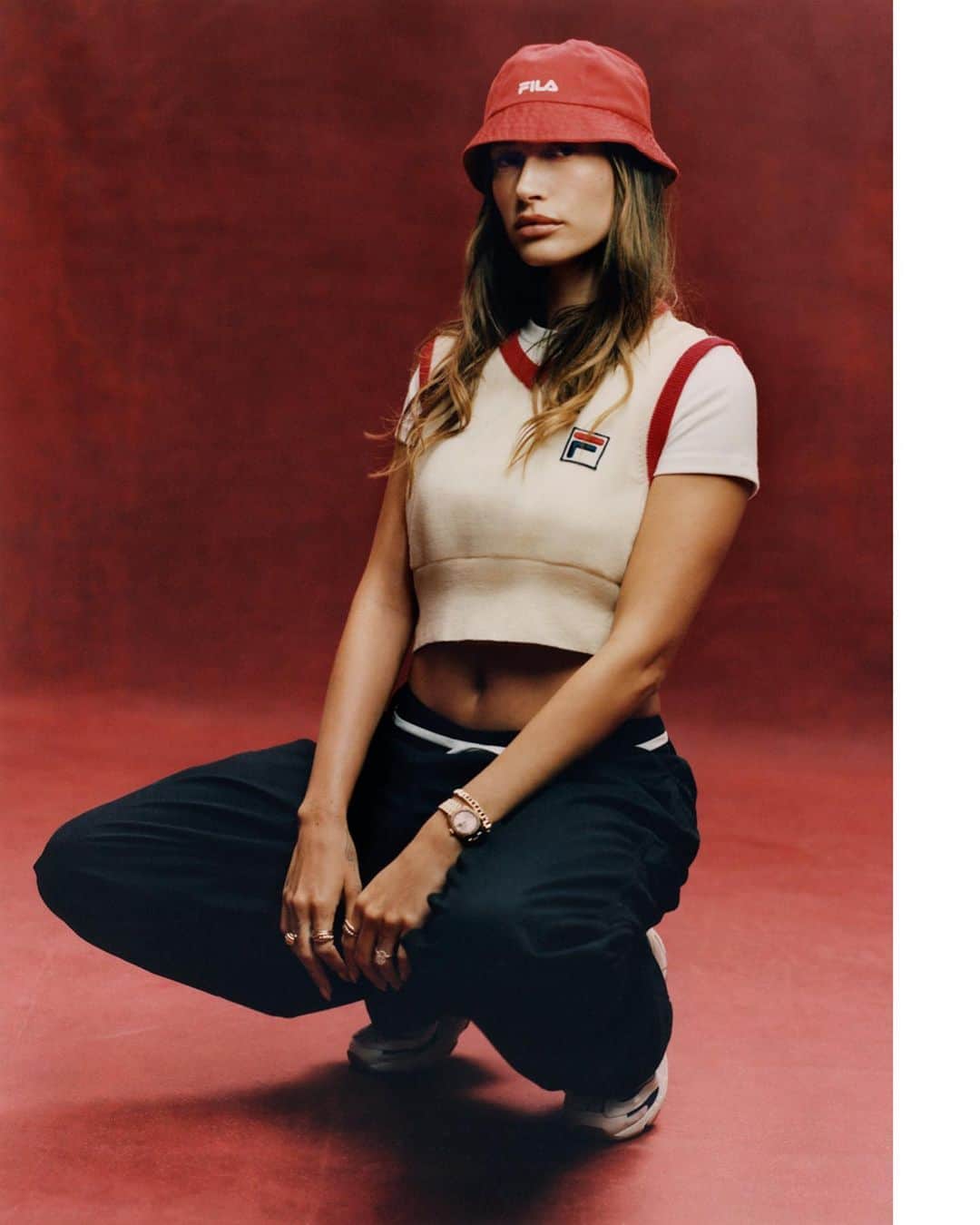 ハイレイ・ロード・ボールドウィンのインスタグラム：「fall 2022 with @fila_global @filausa #filapartner 🖤 shot by angel @renellaice 🧊🧊🧊」