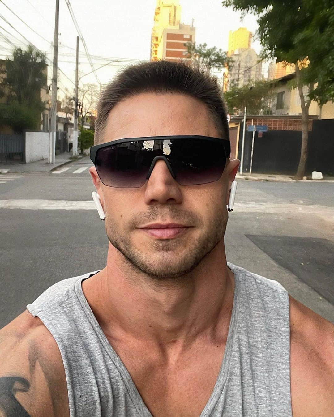 Jonas Sulzbachのインスタグラム：「Selfie da bike 😎」
