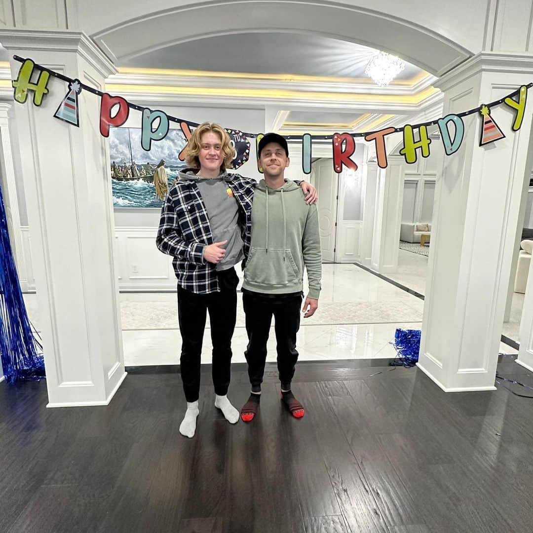 ローマン・アトウッドのインスタグラム：「Full of a million emotions today! Happiest 18th Birthday to Noah. Love you forever dude!」