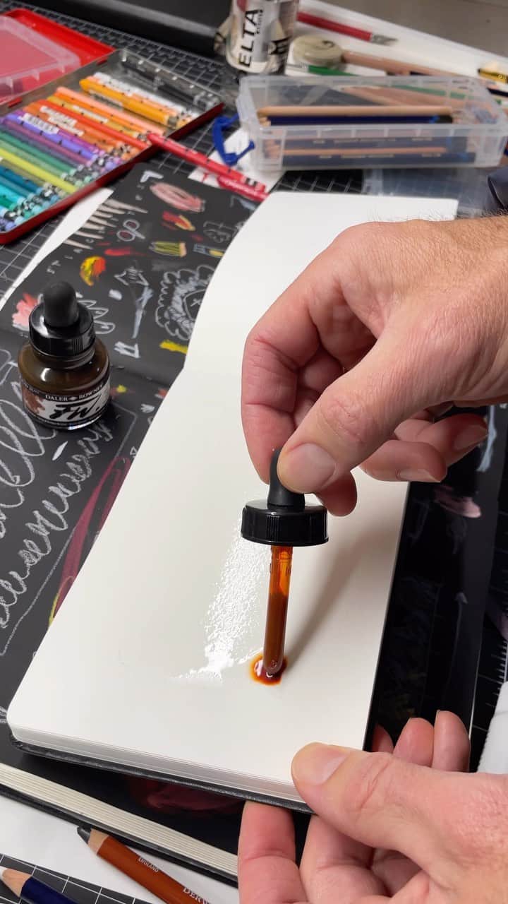 Adam Senatoriのインスタグラム：「Laying down acrylic ink to draw over. #inktober2022」