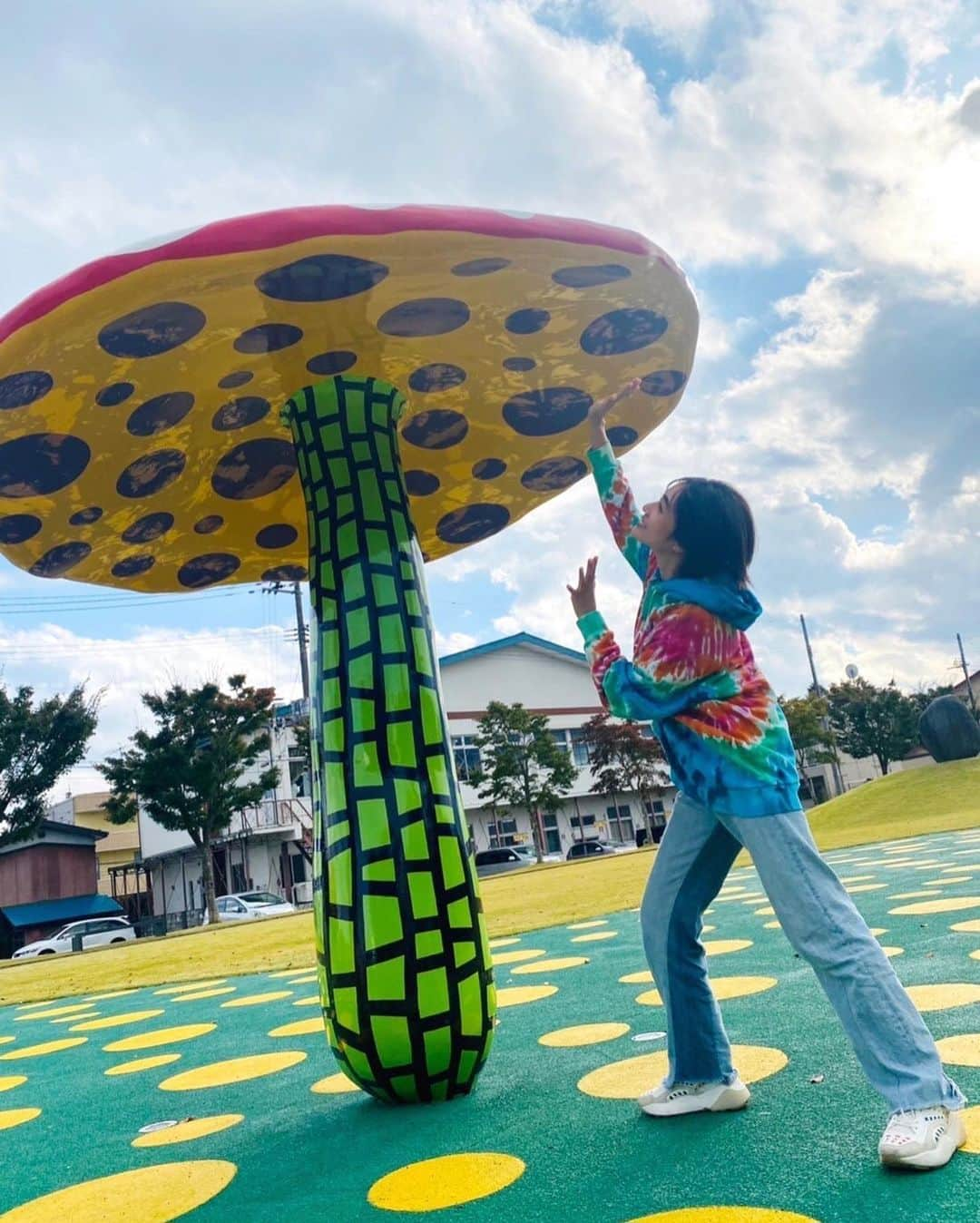 小澤真利奈のインスタグラム：「✨十和田市現代美術館✨ 楽しかった😊  #青森県 #十和田市 #アートのまち」