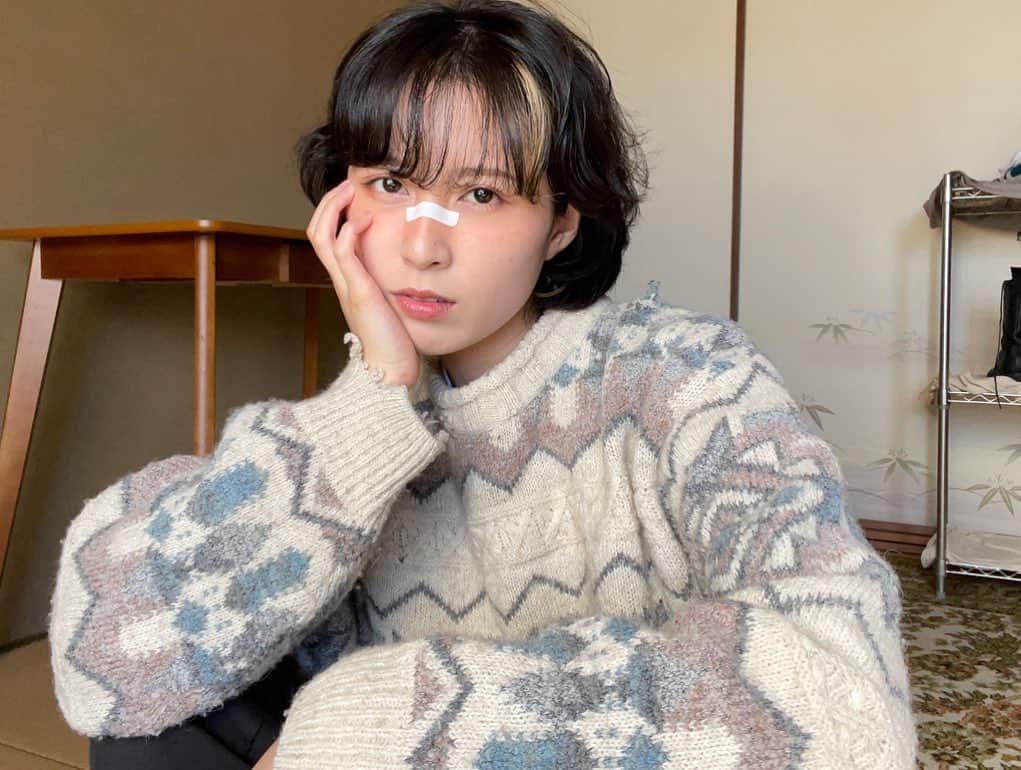 岡奈なな子（おかなちゃん）のインスタグラム：「お気に入りのニットだよーん🧶」