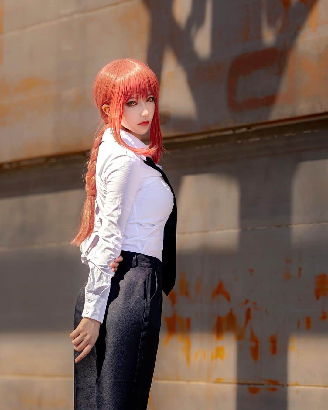 犬神洛洛子のインスタグラム：「😈  #chainsawman #makima #makimacosplay #chainsawmancosplay #cosplay #チェンソーマン　#コスプレ　#マキマ」