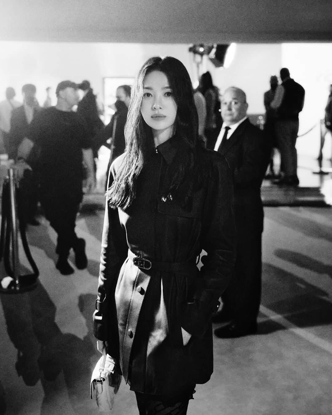 ソン・ヘギョのインスタグラム：「@fendi 💛 @harpersbazaarkorea   📷 @mokjungwook   @with.hyunkyoung  @b_joeun  @iljung_lee  🙏🏻」