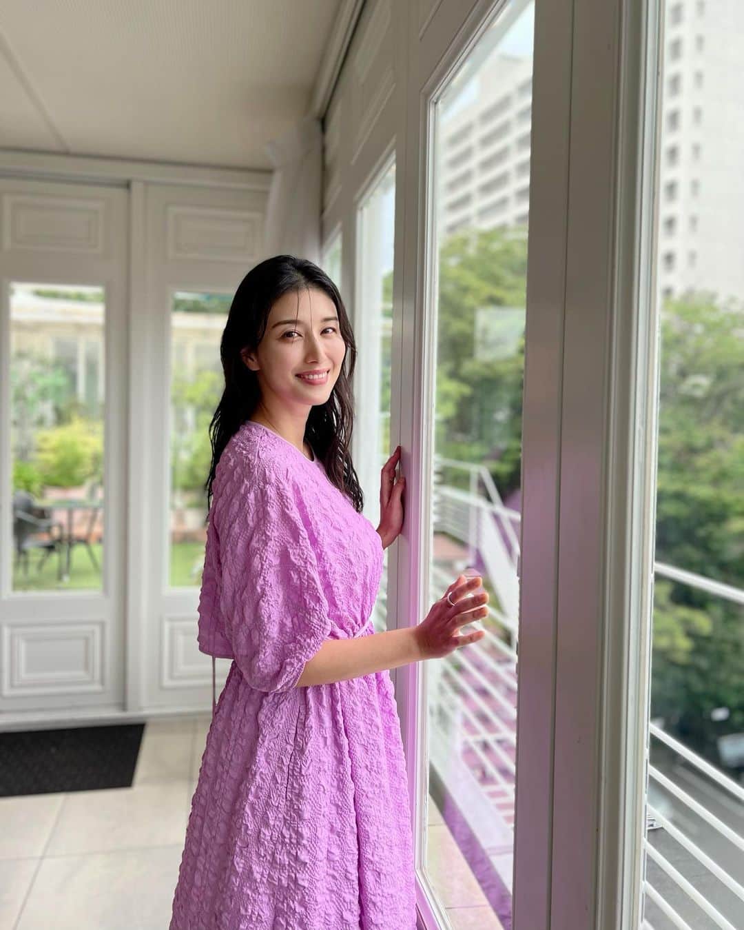 橋本マナミさんのインスタグラム写真 - (橋本マナミInstagram)「@be_story_official  12月号発売中です😊🥰❗️お化粧水と乳液のルマイルド、保湿もしっかりしてくれてとてもよかったです💓そして表紙の平野紫耀さんがとてもセクシーです☺️」10月19日 16時18分 - manami84808