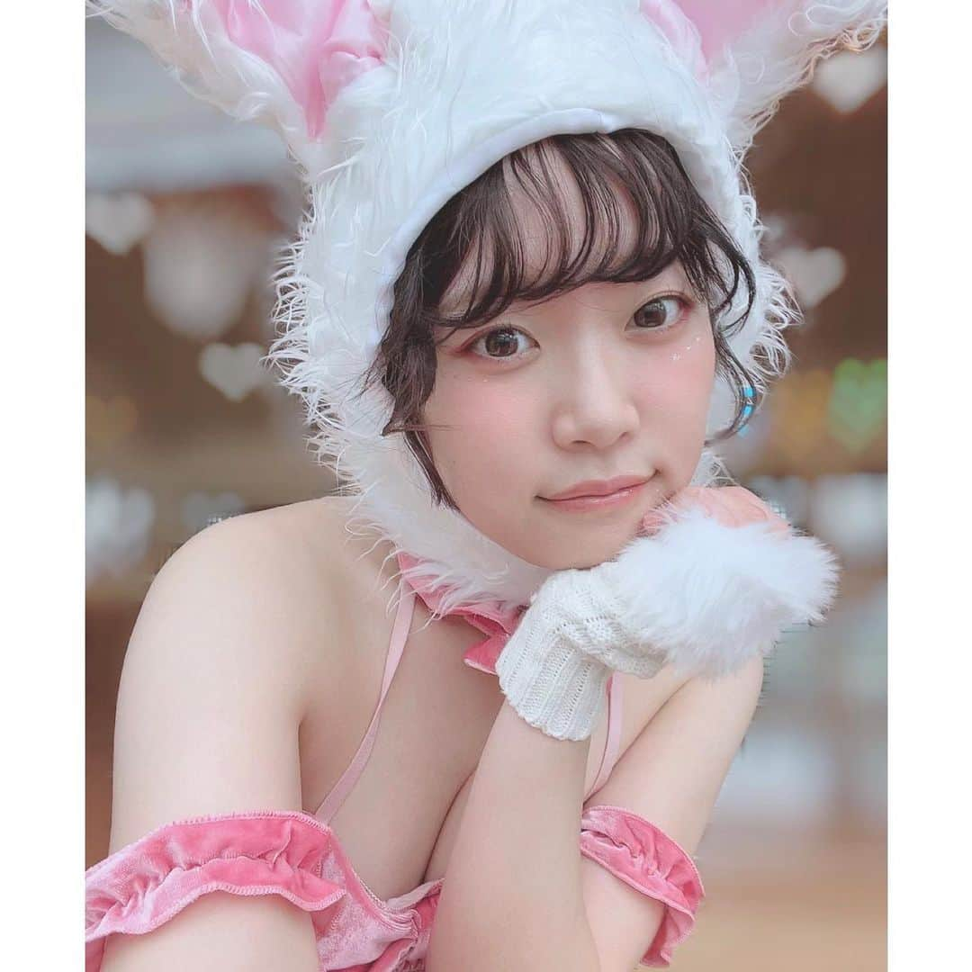 架乃ゆらのインスタグラム：「🐰🎀」