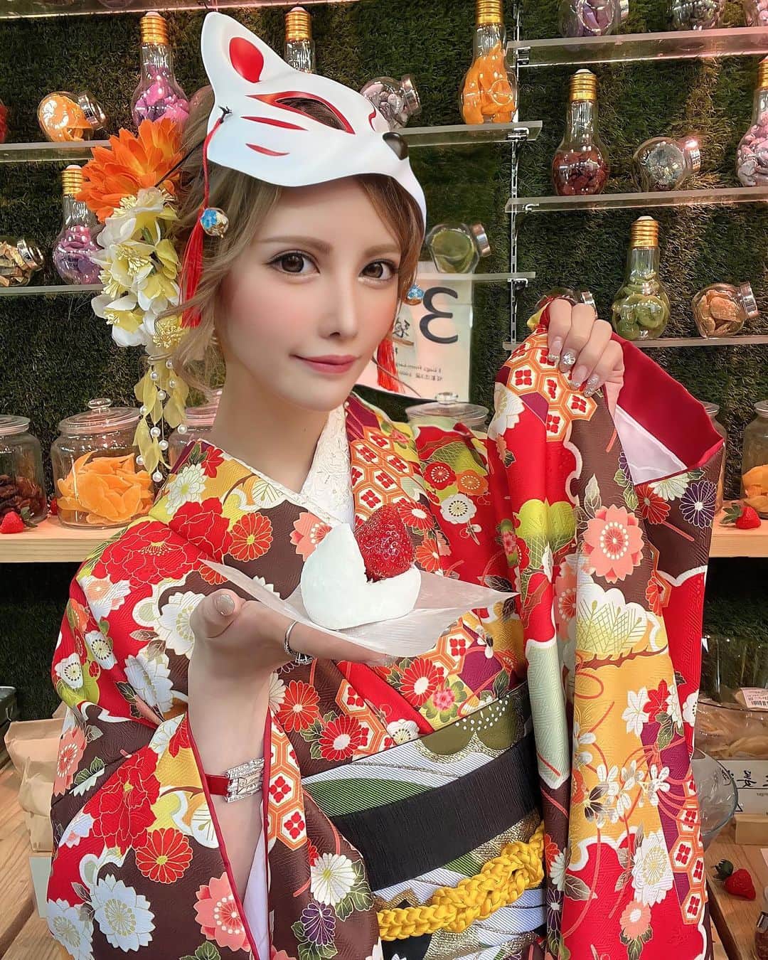 夏目こころさんのインスタグラム写真 - (夏目こころInstagram)「秋は京都に毎年行ってる🍁 京都大好き🥺💕✨食べすぎて太った😂w」10月19日 21時01分 - corocorococoro0901