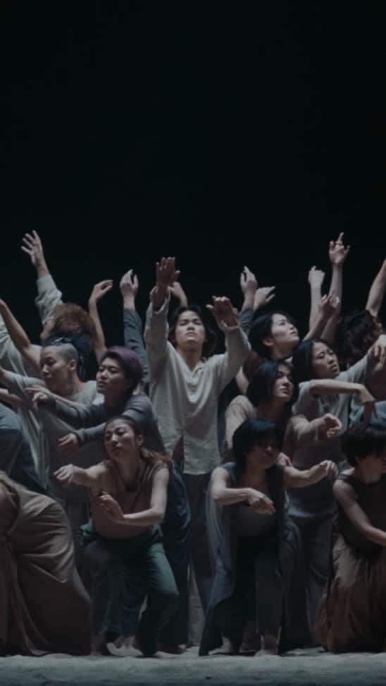 根本亜沙美のインスタグラム：「RADWIMPS MV「人間ごっこ」 @radwimps_jp   Director：Kento Yamada @dutch_tokyo CHOREOGRAPHY：Seishiro  DANCERS：Naoya Nagai (LIFULL ALT-RHYTHM), Chiaki Ishigami, Sae Yuuki, Rin, MISKI, Takarin, erika torith, Miffy, Miho, RUNA, Yui Furuya, YOULI, Yurika, Sakurako Watahiki, honoka, komayu, Una, HANA, Ryuno,  Ryushin Ozawa  DOP：Tomoyuki Kawakami @tomoyuki_kawakami  Camera Assistant：Kohei Shimazu, Narumi Nitta, Takuya Mishima, Shunsuke Yamauchi, Sei Shimura DIT：Takahiro Shimokawa Lighting Director：Koshiro Ueno Lightning Assistant : Yuki Kinou, Toshio Ikeo, Tomonori Ichimaru, Takaoki Mishiro, Takehiro Mouri Art Designer：Chihiro Matsumoto Art Assistant：Masayuki Nakayama, Takumu Ishii, Ayaka Mori Hair & Make-Up：Asami Nemoto @asami_nemoto  Hair & Make-Up Assistant：Chisato Kou, Yuri Arai, Ayane Suda, Airi Kudo, Asuka Yamauchi Stylist：Masataka Hattori @masataka_hattori  Stylist Assistant：Midori Namekata, Ayako Oguri, Minami Muramatsu Transporter：Kazuki Nishizawa Offline Editor：Takashi Tanaka Online Editor：Hidehisa Watanabe Colorist：Toshiki Kamei Special Thanks：Manabu Mikami, Genki Kanau Production Manager：Risa Matsui Production Assistant：Hayate Ogura, Kaiho Tsuji, Yuka Sai Producer：Shunsuke Imoto  #radwimps #人間ごっこ」