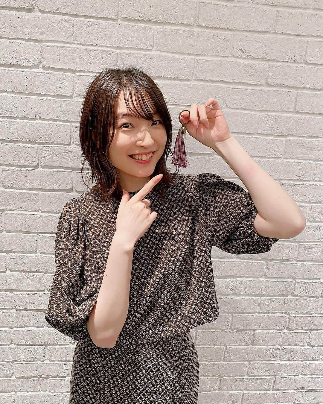 上田麗奈さんのインスタグラム写真 - (上田麗奈Instagram)「【Goods】  Mini Album "Atrium" 記念グッズ ＜タッセルキーホルダー＞ チャームはハナミズキをイメージ！💐 ポーチやショルダーバッグとの相性も◎  ▼販売店舗 ■アニメイト店舗 富山店　秋葉原本館　名古屋店　大阪日本橋店　池袋本店　新宿店　渋谷店　横浜ビブレ店　仙台店　梅田店　三宮店  ■ゲーマーズ店舗 AKIHABARAゲーマーズ本店　なんば店　名古屋店 ゲーマーズオンライン  詳細はこちら https://lantis.jp/artist/reinaueda/news_1662627600.html  #Atrium #上田麗奈」10月19日 21時10分 - reinaueda_staff