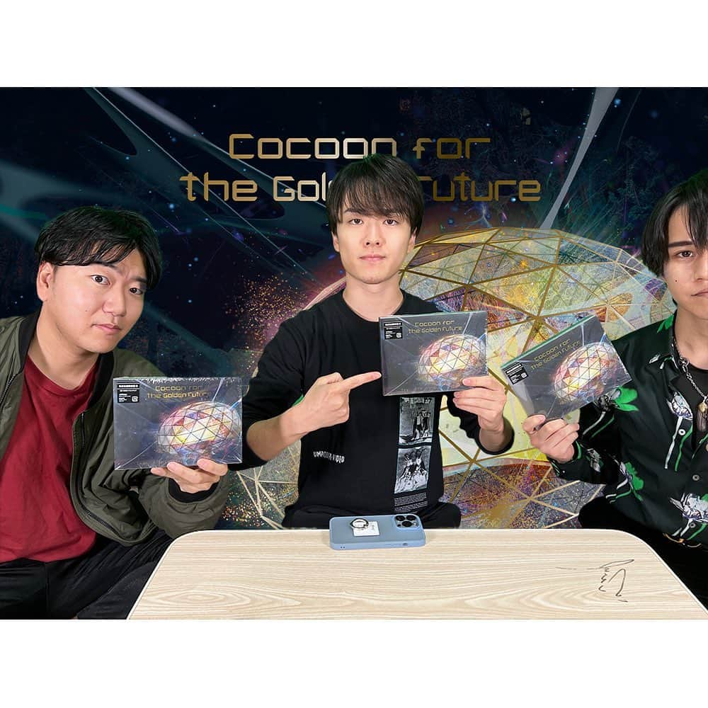 ベーコンのインスタグラム：「Fear, and Loathing in Las VegasのSoさんからニューアルバム「Cocoon for the Golden Future」をいただきました！  ありがとうございます🔥  #fearandloathinginlasvegas #falilv」