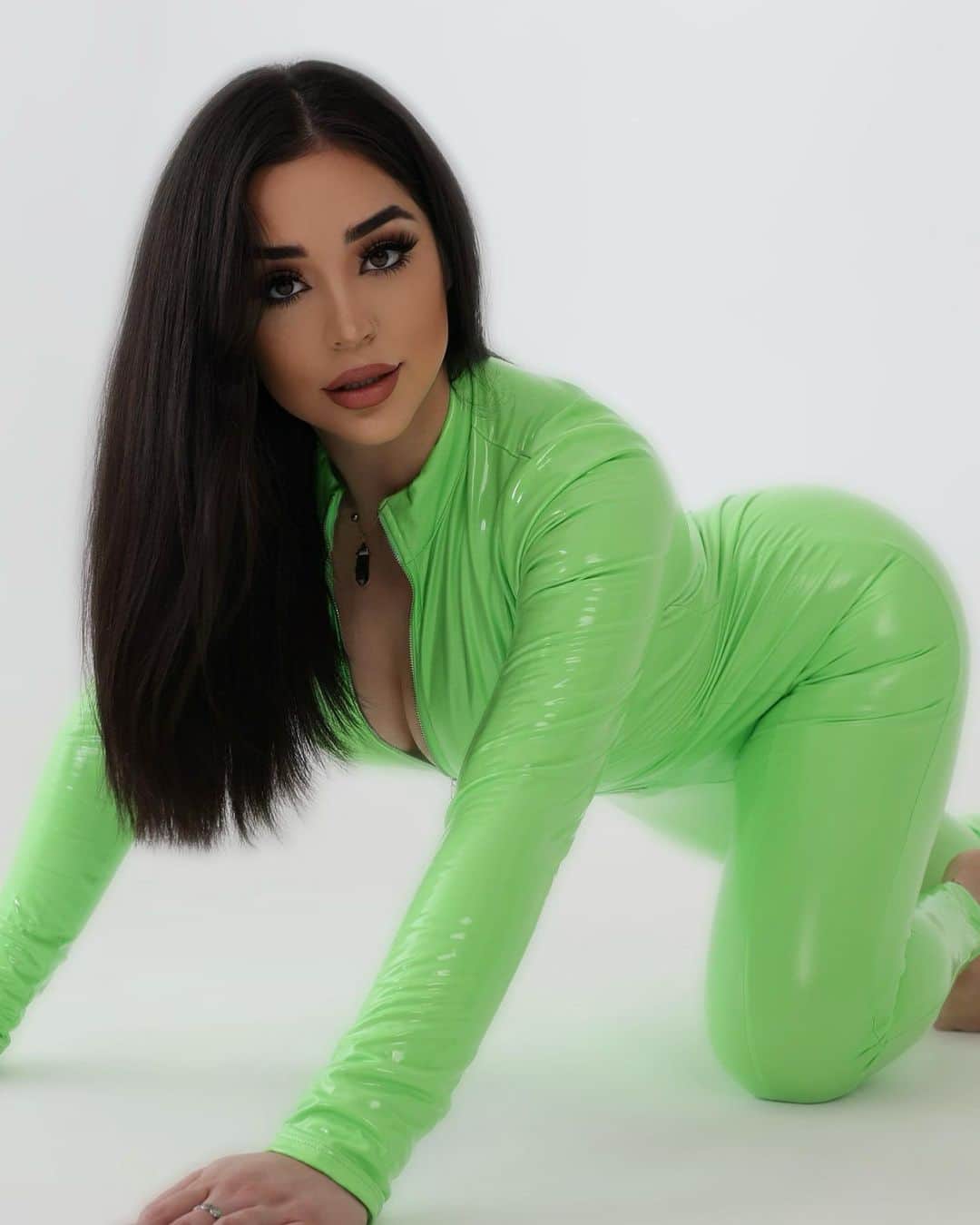 のインスタグラム：「Hi, I’m not toxic ☣️💚」